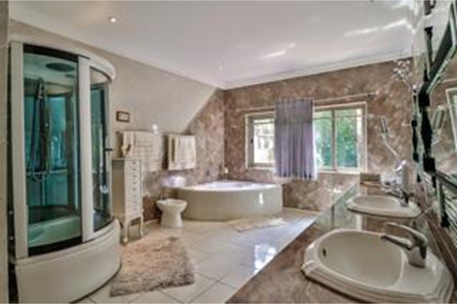 8 Bedroom Property for Sale in Kshane North West